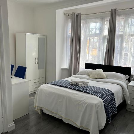 Starlet Property Wanstead Екстериор снимка