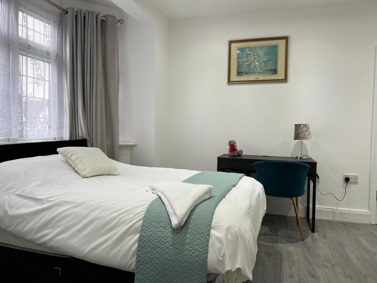 Starlet Property Wanstead Екстериор снимка