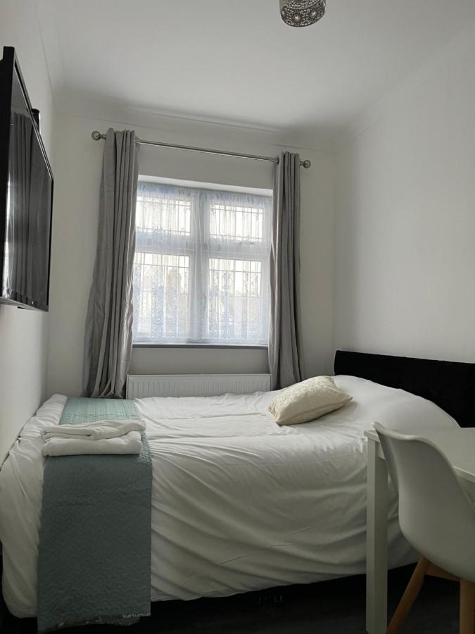 Starlet Property Wanstead Екстериор снимка